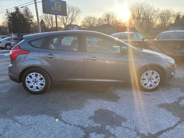 2012 FORD FOCUS SE HATCHBACK - - by dealer - vehicle for sale in Indianapolis, IN – photo 2