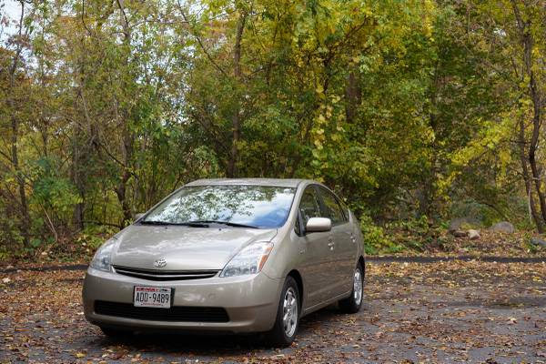 2007 Toyota Prius Well Maintained! 51.2 MPG - cars & trucks - by... for sale in Madison, WI – photo 3
