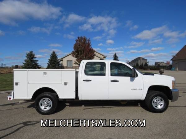 2009 CHEVROLET 2500HD CREW 6.0L RWD UTILTY NEW TIRES 89K MILES -... for sale in Neenah, WI – photo 2