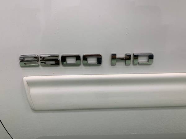 2011 GMC Sierra 2500HD 4WD Crew Cab 153.7 SLE for sale in Hudsonville, MI – photo 17