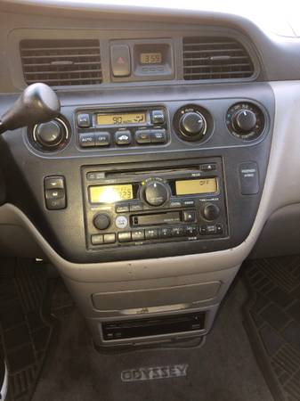 2005 Honda odyssey..Drives great - cars & trucks - by owner -... for sale in Chicago, IL – photo 9