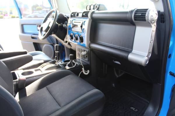 2007 Toyota FJ Cruiser (Immaculate , 1 owner) - - by for sale in Medford, OR – photo 22