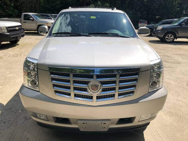 2009 Cadillac Escalade, Only 104K Miles, Navigation, Roof, Very for sale in New Gloucester, ME – photo 8