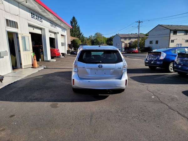 Wow! A 2012 Toyota Prius v with 167,800 Miles-Hartford - cars &... for sale in West Haven, CT – photo 4