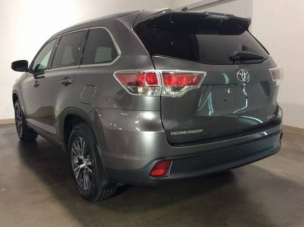 2016 Toyota Highlander AWD All Wheel Drive Certified XLE V6 SUV for sale in Wilsonville, OR – photo 10