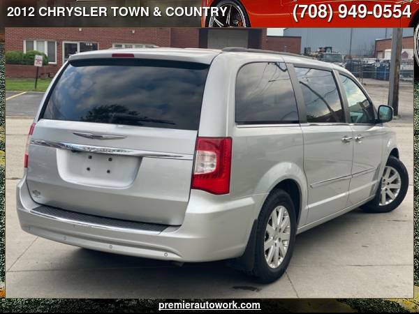 2012 CHRYSLER TOWN & COUNTRY TOURING L - - by dealer for sale in Alsip, IL – photo 6