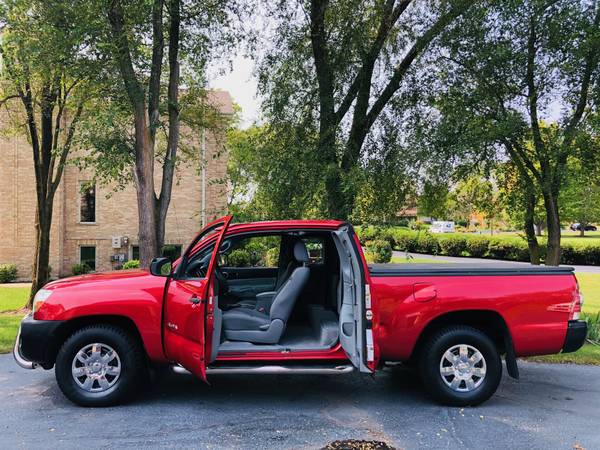 2009 Toyota Tacoma 105.000 miles. No Rust! - cars & trucks - by... for sale in Lake Zurich, IL – photo 6