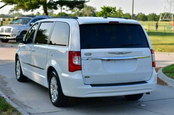 2016 Chrysler Town and Country Touring 4dr Mini Van 71,871 Miles -... for sale in Omaha, NE – photo 5