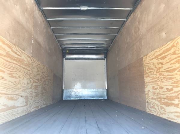 2019 International Cummins Air ride 26ft box Truck like Freightliner for sale in Los Angeles, CA – photo 5