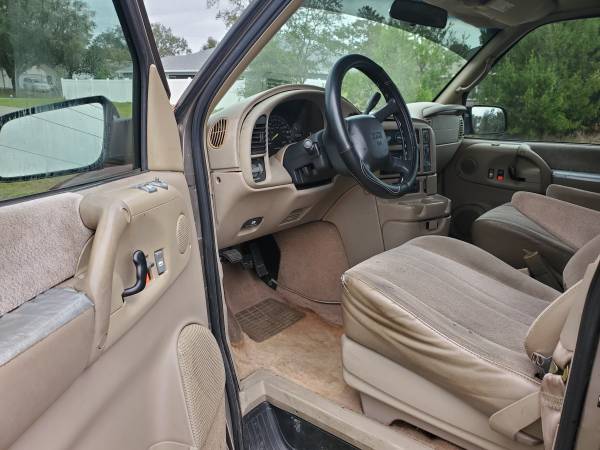 2000 GMC Safari SLE Tinted Glass Cold AC - cars & trucks - by owner... for sale in Palm Coast, FL – photo 9