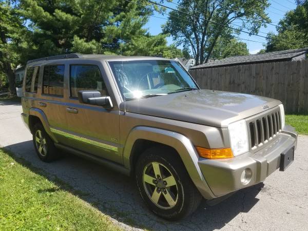 2006 Jeep Commander seven passenger all wheel drive cold ac runs... for sale in Columbus, OH – photo 6