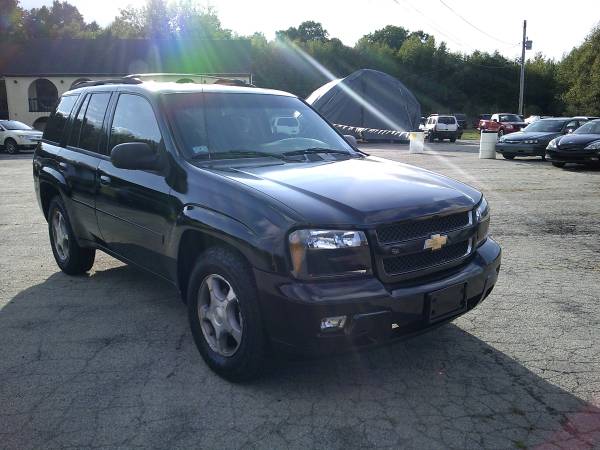 2009 Chevy Trailblazer LT 4X4 Tow Package *1 Year Warranty** - cars... for sale in Hampstead, MA – photo 3