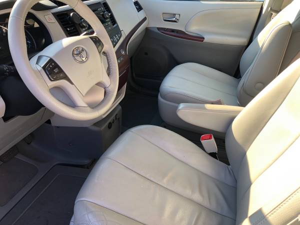 2013 Toyota Sienna XLE Wheelchair / Handicap Van Low Miles - cars &... for sale in Holyoke, MA – photo 8