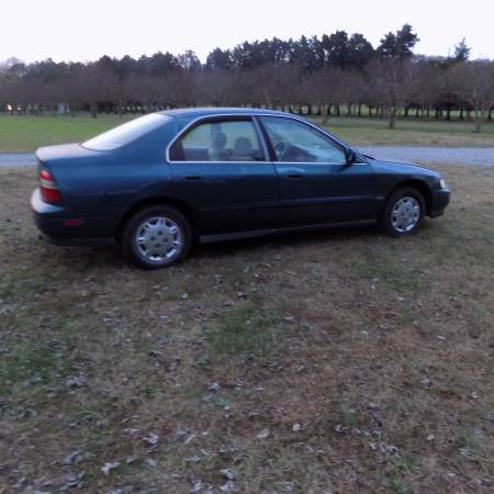 1995 Honda Accord LX - cars & trucks - by owner - vehicle automotive... for sale in Mechanicsville, VA – photo 5