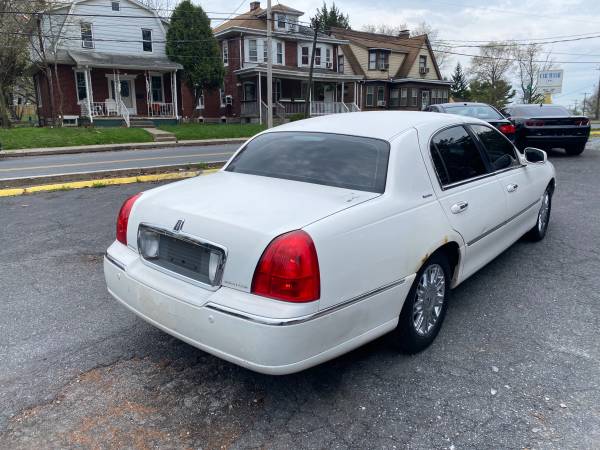 2003 Lincoln Town car - - by dealer - vehicle for sale in HARRISBURG, PA – photo 3