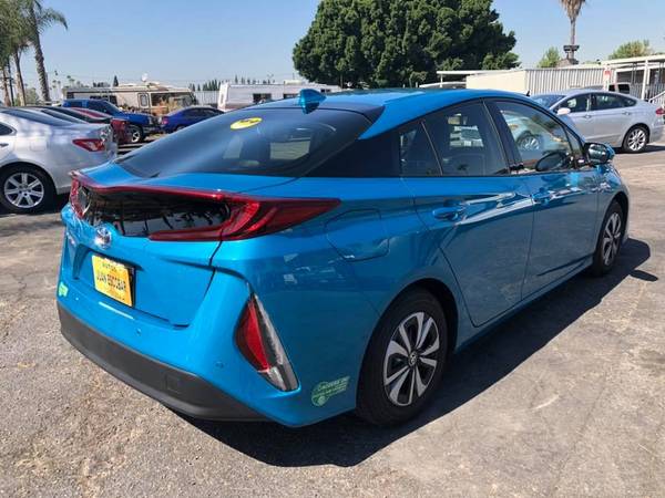 2017 Toyota Prius $2000 Down Payment Easy Financing! Credito Facil for sale in Santa Ana, CA – photo 4