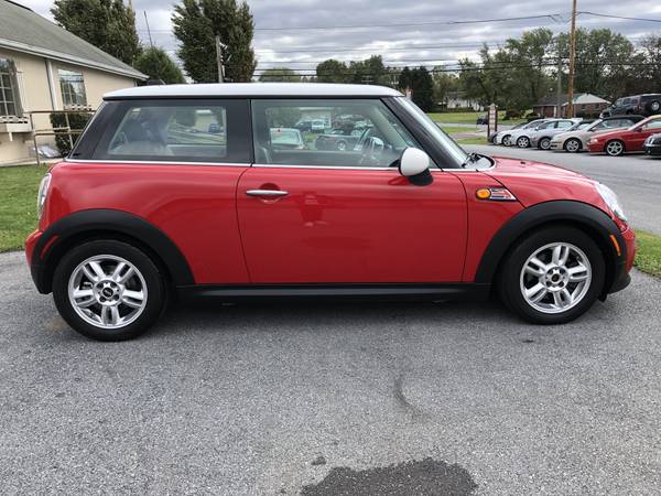 12 Mini Cooper Red 6 Speed Clean Carfax Pano Roof Excellent Condition for sale in Palmyra, PA – photo 5