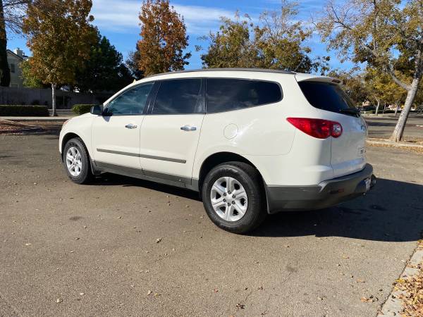 2012 Chevrolet Traverse LT - cars & trucks - by dealer - vehicle... for sale in Tracy, CA – photo 3