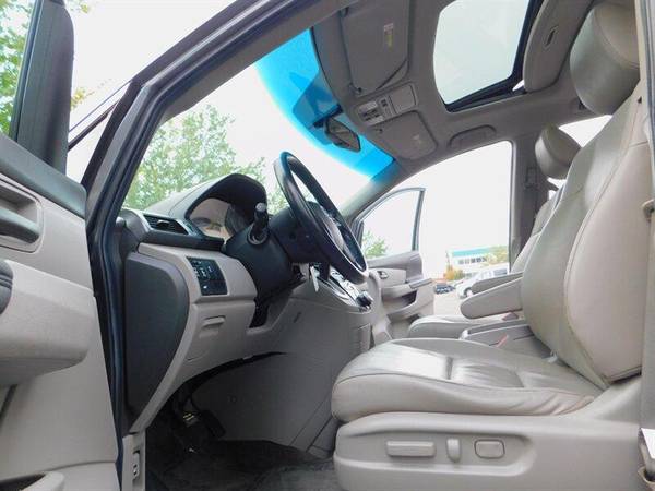 2011 Honda Odyssey EX-L MiniVan 8-Passenger / 1-OWNER / NEW TIRES... for sale in Portland, OR – photo 10