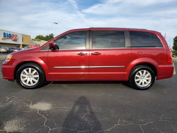 2014 Chrysler Town & Country Touring for sale in Richmond, OH – photo 2