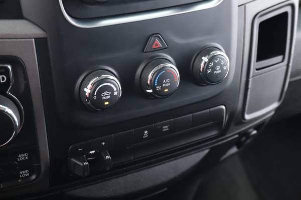 2015 RAM 1500 Express Crew Cab 4X4 Crew Cab Pickup for sale in Amityville, NY – photo 20