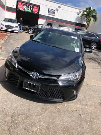 2017 TOYOTA CAMRY SE **LIKE ANEW**CALL HENRY - cars & trucks - by... for sale in HOLLYWOOD 33023, FL – photo 2