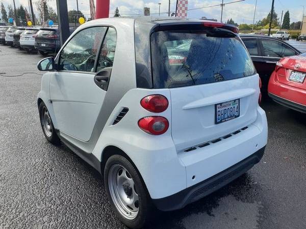2014 smart fortwo Pure Hatchback Coupe 2D Hatchback - cars & trucks... for sale in Vancouver, OR – photo 7