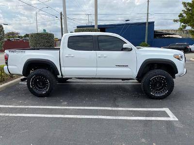 2019 Toyota Tacoma TRD Off-Road 4X4 crewcab pickup truck - cars & for sale in Hialeah, FL – photo 4