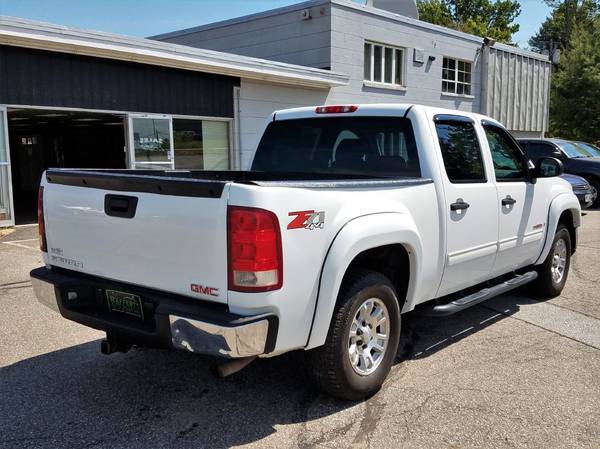 2008 GMC Sierra Crew Cab Z71 MAX 4WD, 143K, 6.0L V8, Auto, A/C, CD/SAT for sale in Belmont, MA – photo 3