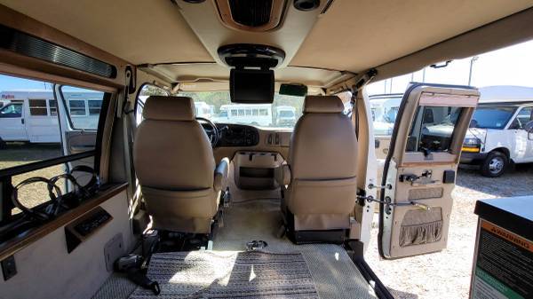 DODGE RAM WHEELCHAIR VAN HAND CONTROL TRANSFER SEAT LOW MILE FREE... for sale in Jonesboro, KY – photo 4