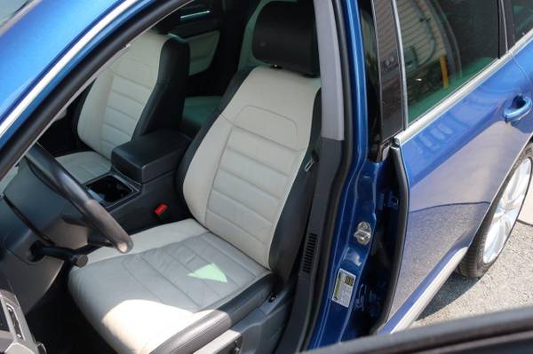 2010 VW Touareg TDI w/air suspension - Biscay Blue for sale in Shillington, PA – photo 13