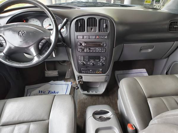 2004 DODGE GRAND CARAVAN - - by dealer - vehicle for sale in MILWAUKEE WI 53209, WI – photo 11