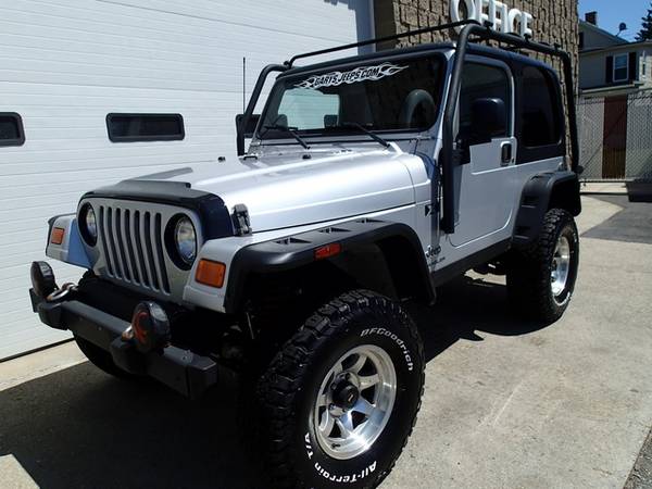 2005 Jeep Wrangler 6 cyl, auto, 4 inch lift, Hardtop, 75,000 miles for sale in Chicopee, MA – photo 11