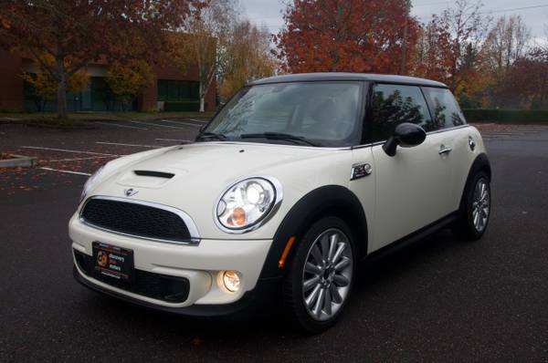 2013 MINI Cooper S Hatchback 53k Navigation Bluetooth Sunroof Xenons... for sale in Hillsboro, OR – photo 3