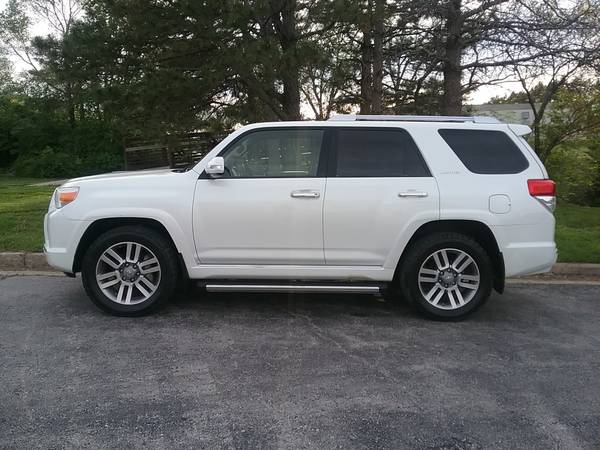 2013 Toyota 4Runner Limited, 4x4, V6, camera, sunroof, 182k for sale in Merriam, MO – photo 4