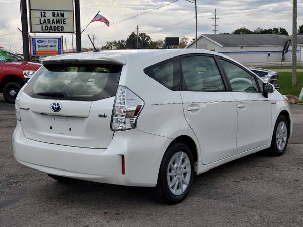2014 Toyota Prius V, One Owner, Spacious, Great MPG, No Accidents for sale in Lapeer, MI – photo 2