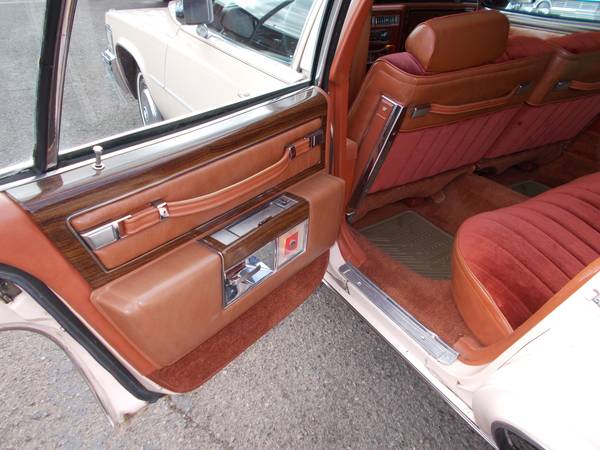 1977 Cadillac Sedan Diville, 36,654 original miles. 425 V-8, auto tran for sale in Creswell, OR – photo 11