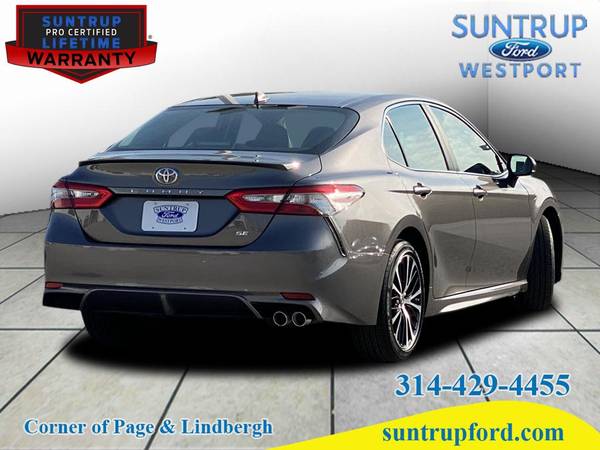 2018 Toyota Camry SE - - by dealer - vehicle for sale in Saint Louis, MO – photo 3