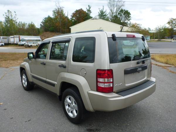 2011 JEEP PATRIOT 4X4 AUTOMATIC CLEAN RUNS/DRIVES GOOD GREAT LOW PRICE for sale in Milford, ME – photo 4
