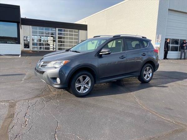 2015 Toyota RAV4 XLE - SUV - cars & trucks - by dealer - vehicle... for sale in Waterford, MI – photo 3