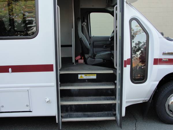 (( 2014 FORD E350 SHUTTLE VAN w/Wheelchair Lift )) Very Low Miles! -... for sale in Mechanicville, NY, MA – photo 6