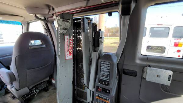 FORD E250 WHEELCHAIR VAN TRANSFER SEAT 53K MILE FREE SHIPING... for sale in Jonesboro, NC – photo 6