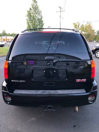 An Impressive 2008 GMC Envoy with 138,597 Miles-western massachusetts for sale in Suffield, MA – photo 4