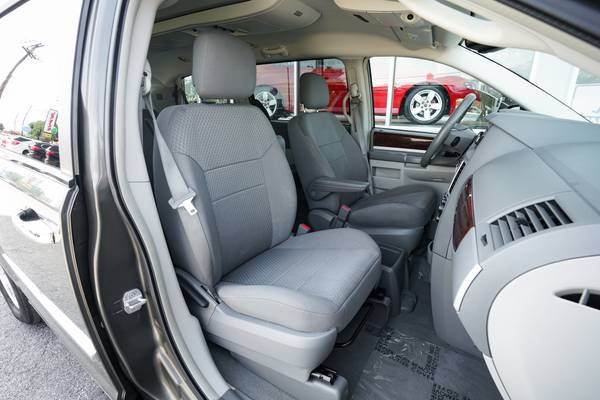 2010 Chrysler Town and Country only 83K MILES!!! for sale in Burbank, CA – photo 21