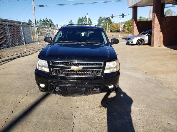 2007 chevy suburban - cars & trucks - by owner - vehicle automotive... for sale in Clinton, MS – photo 2