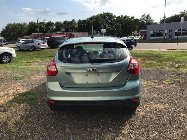 2012 Ford Focus SE - cars & trucks - by dealer - vehicle automotive... for sale in Junction City, KS – photo 7