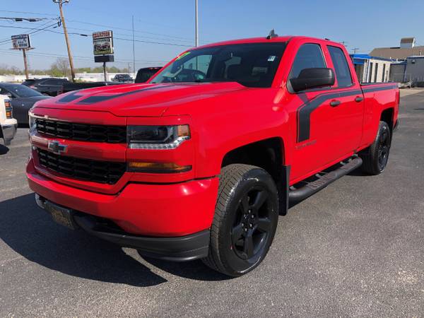 2017 Chevrolet Silverado 1500 4WD Double Cab 143 5 Custom - cars & for sale in NICHOLASVILLE, KY – photo 3