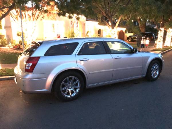 2005 Dodge Magnum Excellent Condition runs great - cars & trucks -... for sale in San Mateo, CA – photo 7
