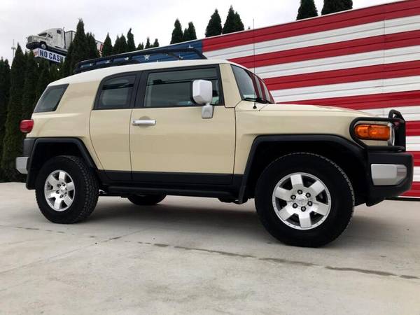 2008 Toyota FJ Cruiser 4WD AT **Only 66k Miles** - cars & trucks -... for sale in Shippensburg, PA – photo 11