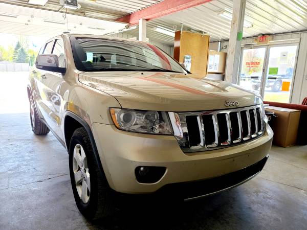2011 Jeep Grand Cherokee LTD - - by dealer - vehicle for sale in Neenah, WI – photo 22